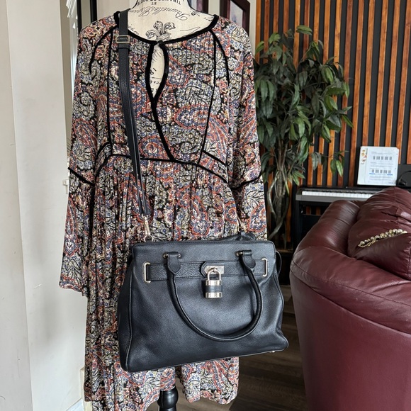 Danier Leather Black Shoulder Bag/ Purse - Picture 13 of 15